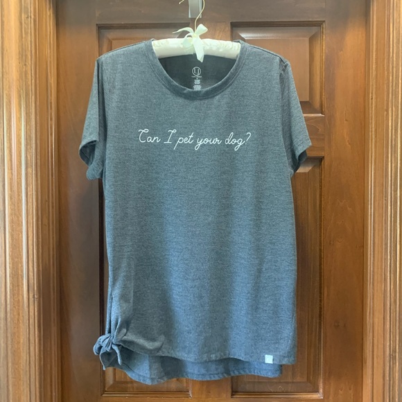 Gray t-shirt. Size XL. - Picture 2 of 5